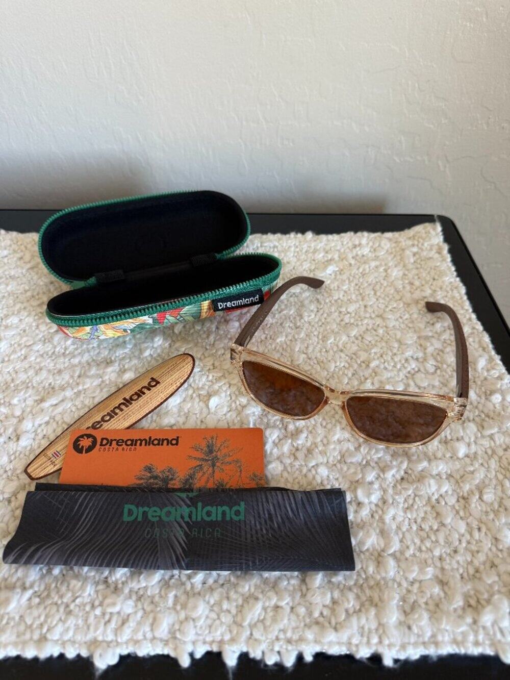 NWT Dreamland Bamboo Sunglasses with Case